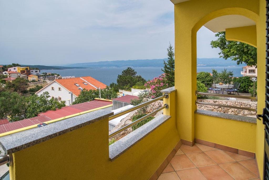 Apartment 2 Vrbnik (Primorje-Gorski Kotar)